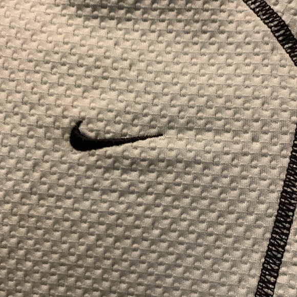 Size m/l Nike pullover long sleeve top. Light blue with black striping. - Picture 3 of 4